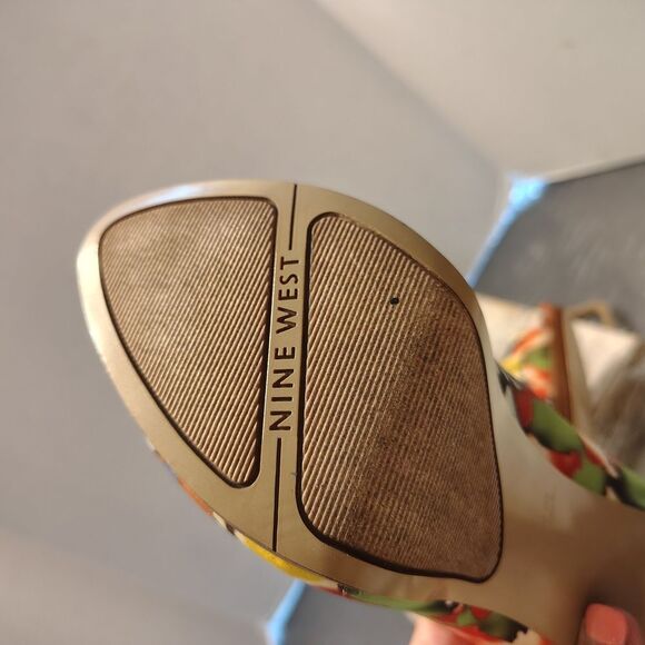 Nine West Red and Orange Blue Peep Toe Sling Back Heels Size 8.5. A3 - Picture 4 of 7